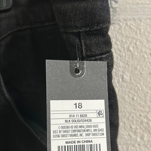 Black Ankle Cropped Jeans with Floral Embroidery - Picture 6 of 8